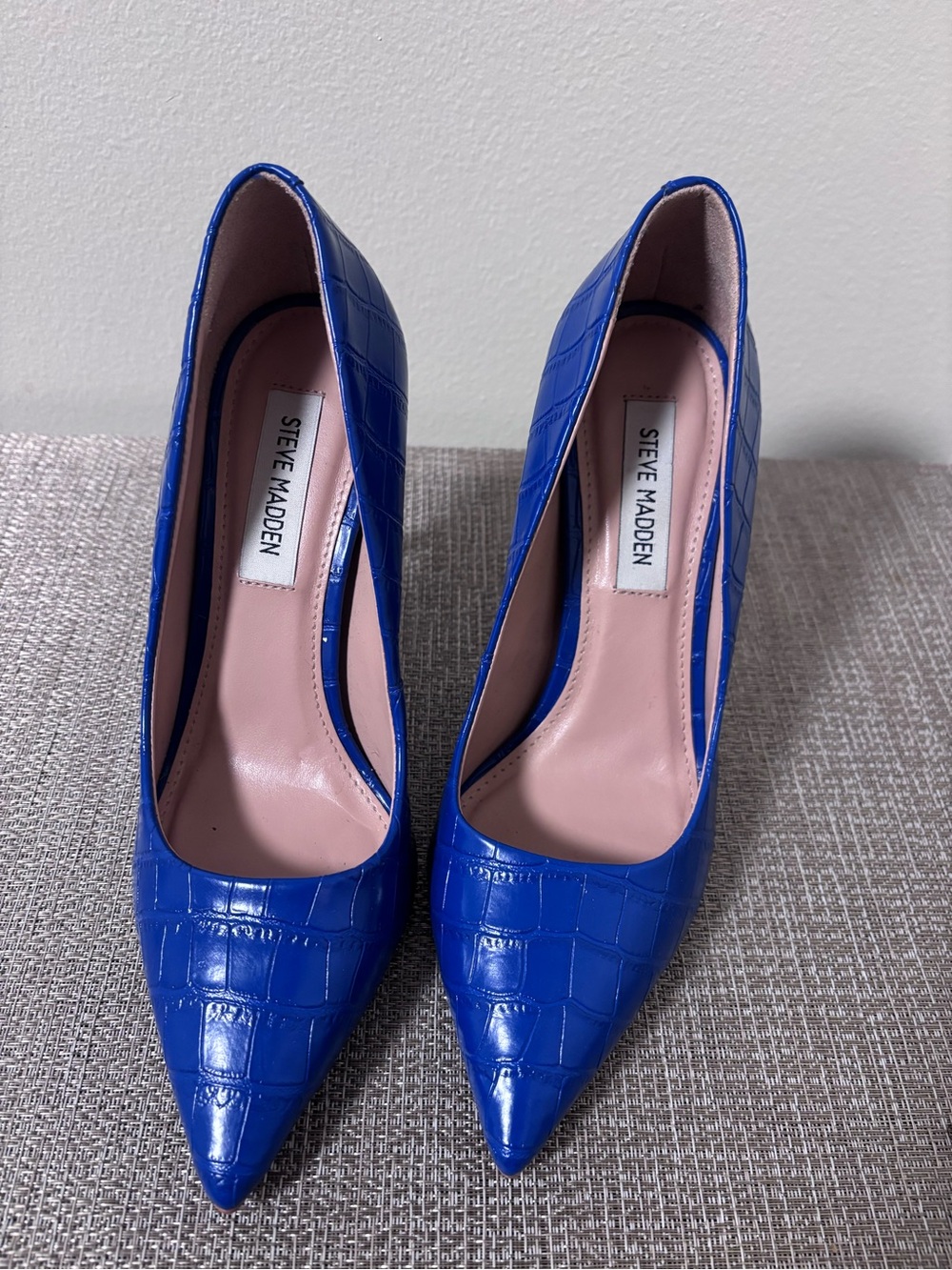 Steve Madden Croc-Embossed Pointed Toe Pumps in Royal Blue